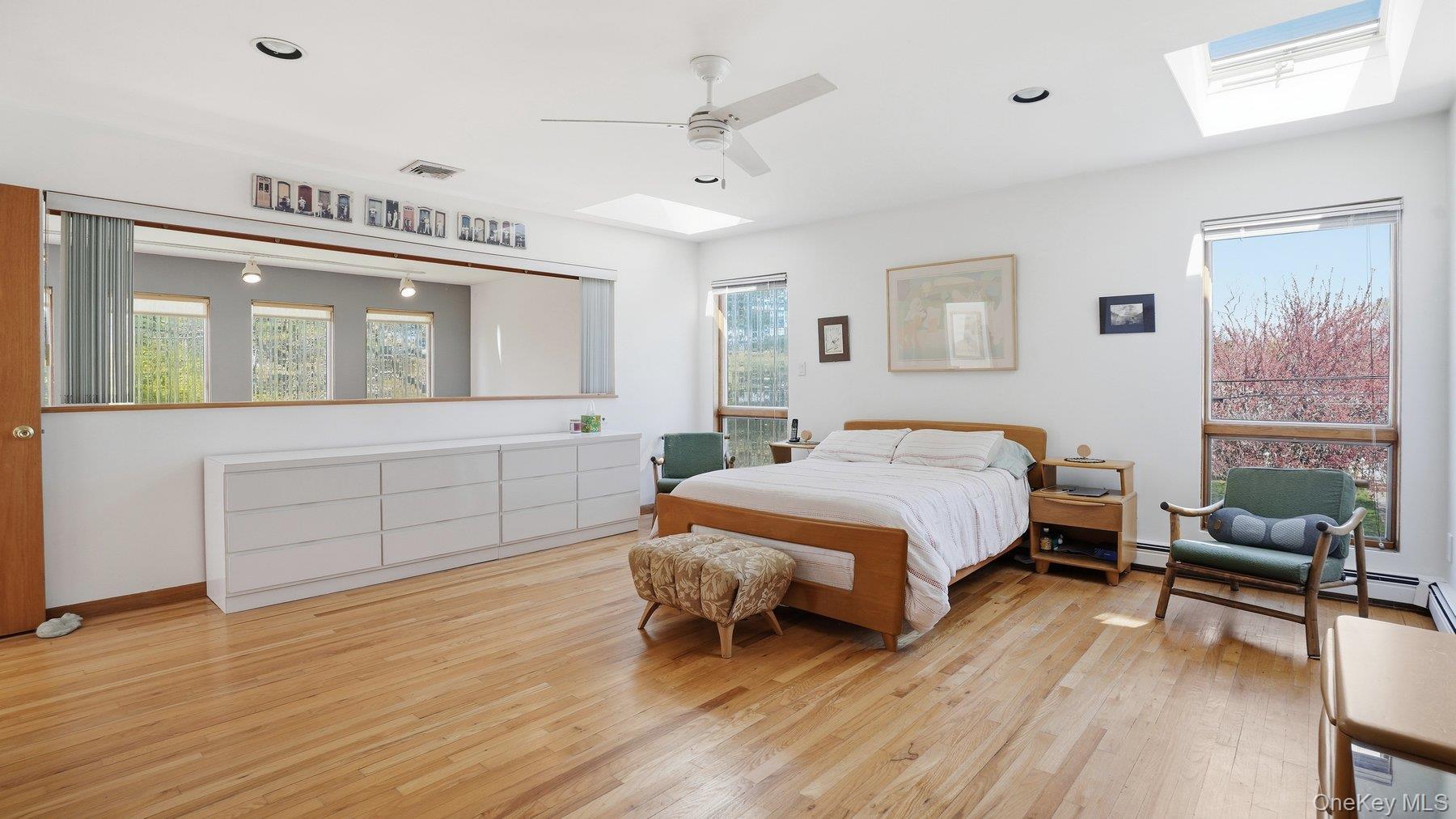 145 Osprey Nest Road Greenport, NY 11944 - Photo 21 of 40 Primary Bedroom Ensuite