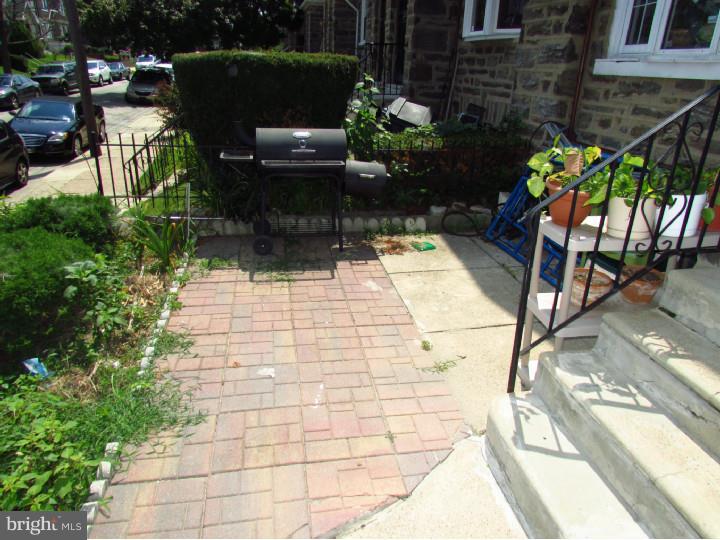 7032 Georgian Road Philadelphia, PA 19138 - Photo 3 of 23 Patio