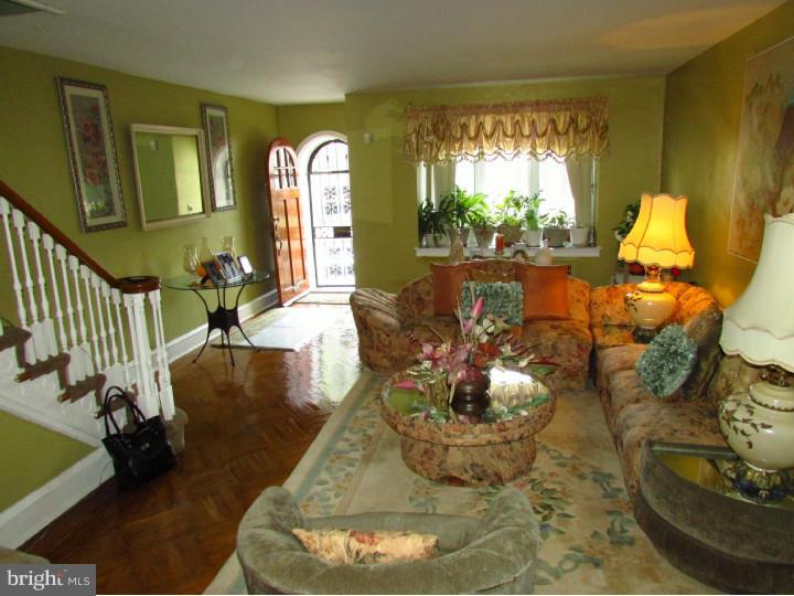7032 Georgian Road Philadelphia, PA 19138 - Photo 6 of 23 Living Room