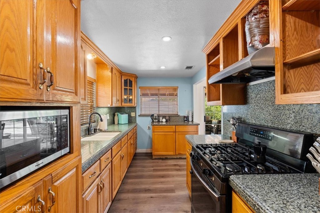 8727 Randolph Street Riverside, CA 92503 - Photo 14 of 37