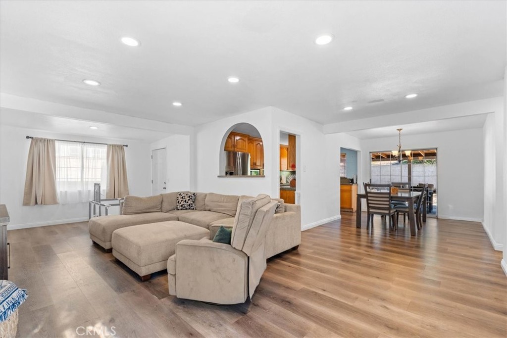 8727 Randolph Street Riverside, CA 92503 - Photo 5 of 37