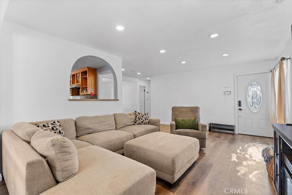 8727 Randolph Street Riverside, CA 92503 - Photo 7 of 37