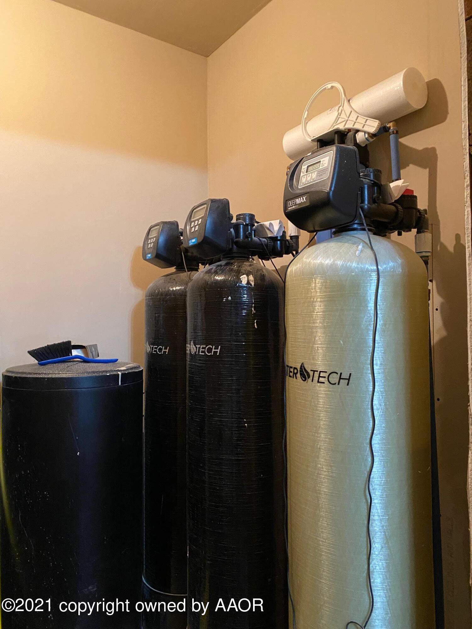1458 Mitchell Road Quanah, TX 79252 - Photo 34 of 70 water softner