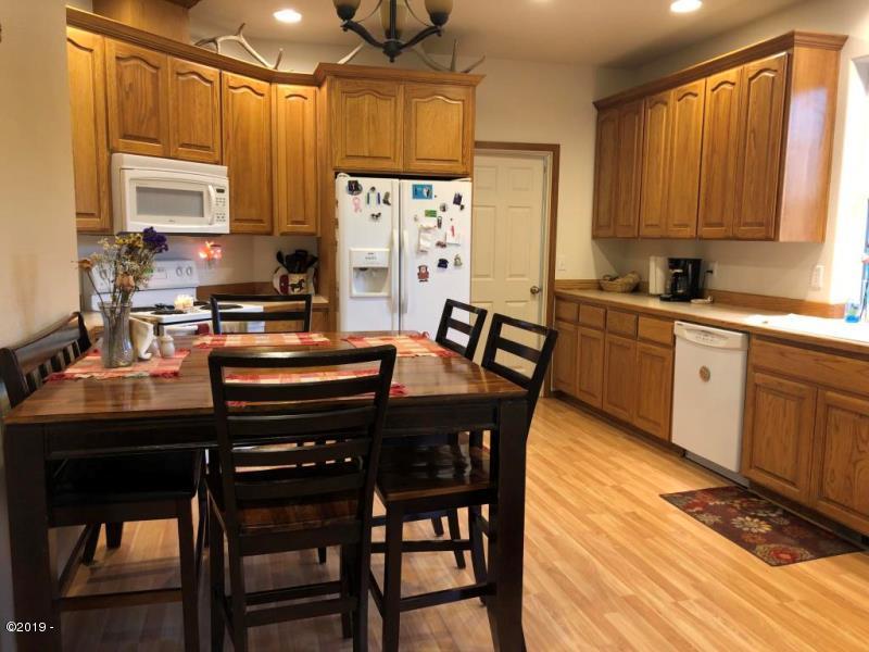 6624 Alderbrook Road Tillamook, OR 97141 - Photo 30 of 45 Kit-DR