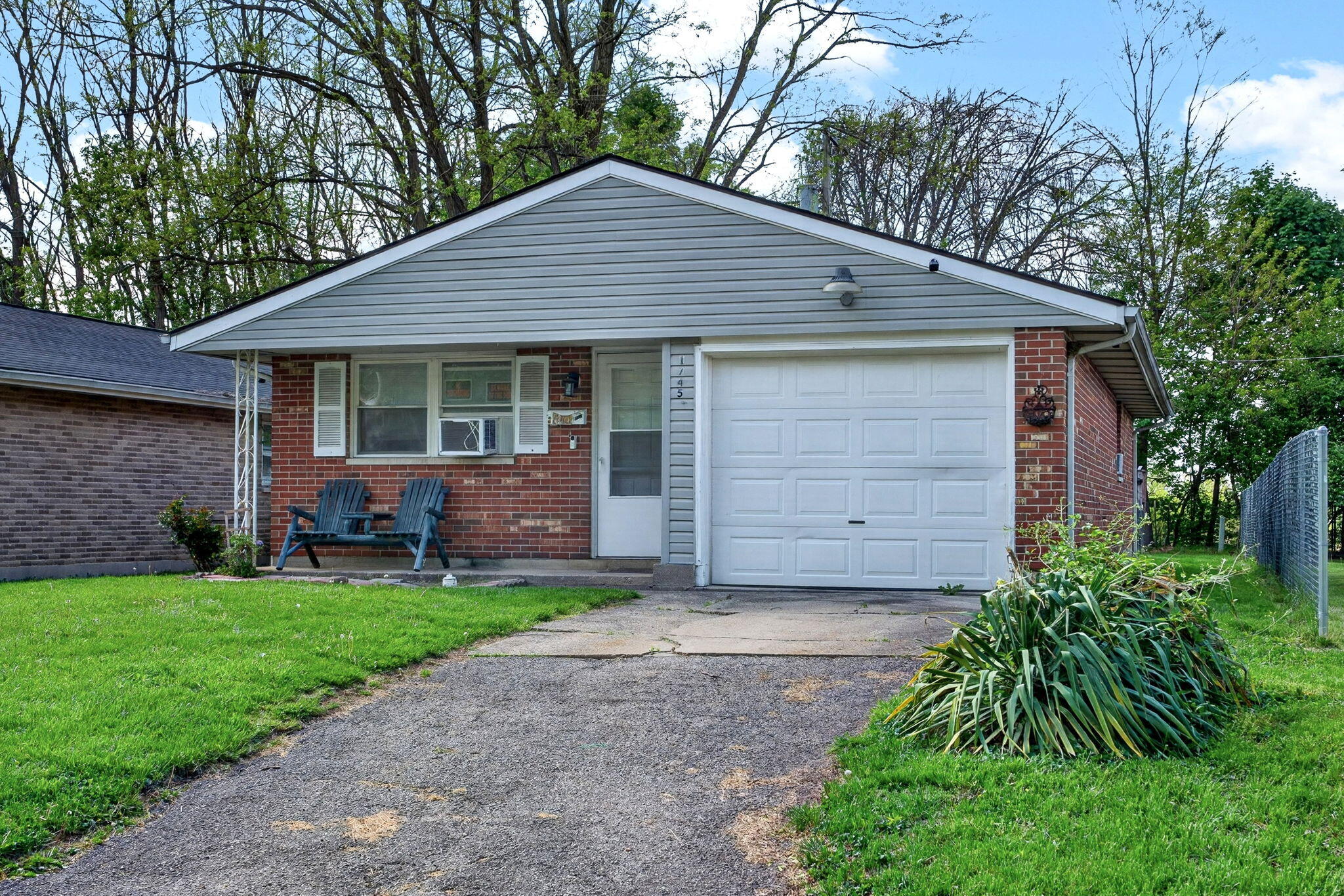 1745 Allison Avenue Springfield, OH 45506 - Photo 2 of 31