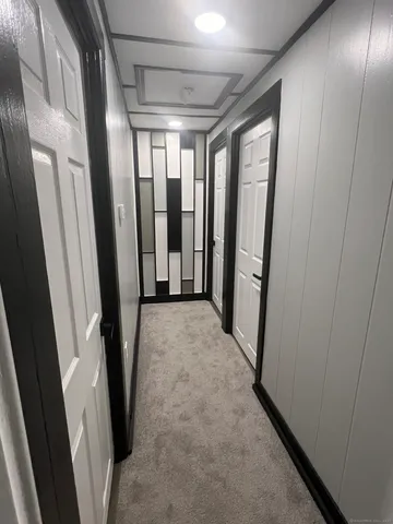 a view of entryway with window