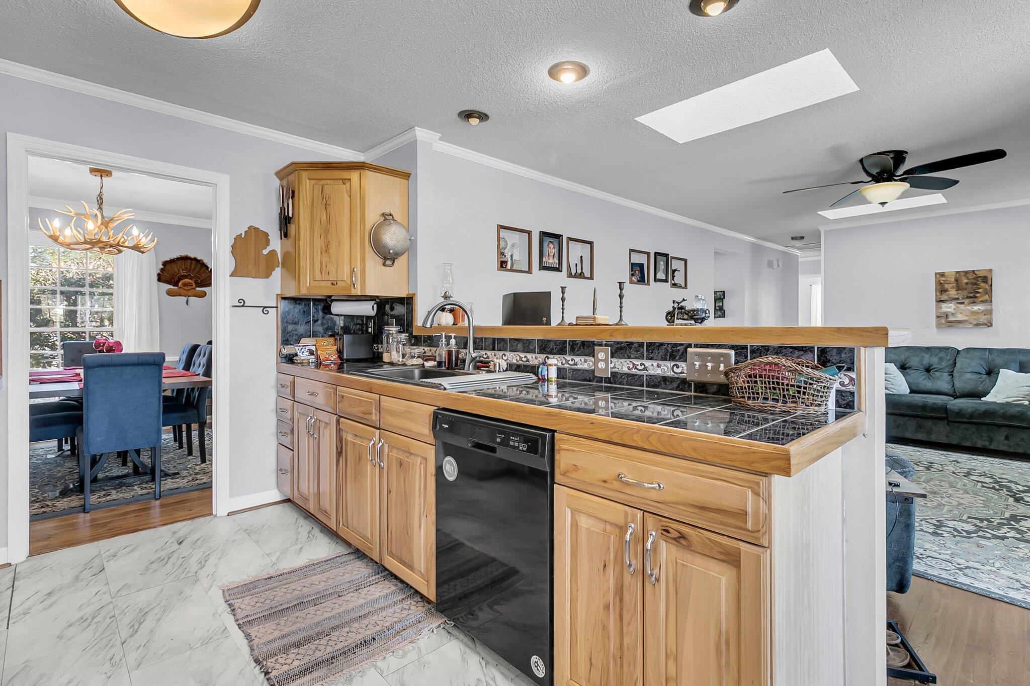 211 Brailsford Road Summerville, SC 29485 - Photo 8 of 52 05 k5