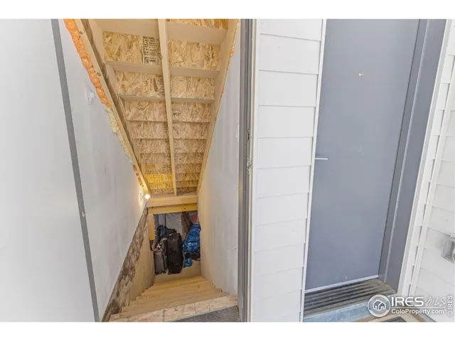 a picture of a city with lots of buildings