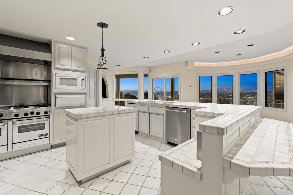 10595 Russell Road La Mesa, CA 91941 - Photo 16 of 44