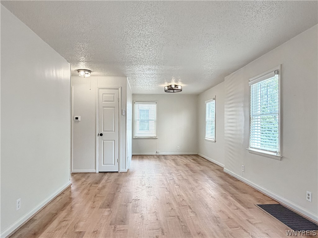 878 Beach Road Cheektowaga, NY 14225 - Photo 13 of 34 Living Dining