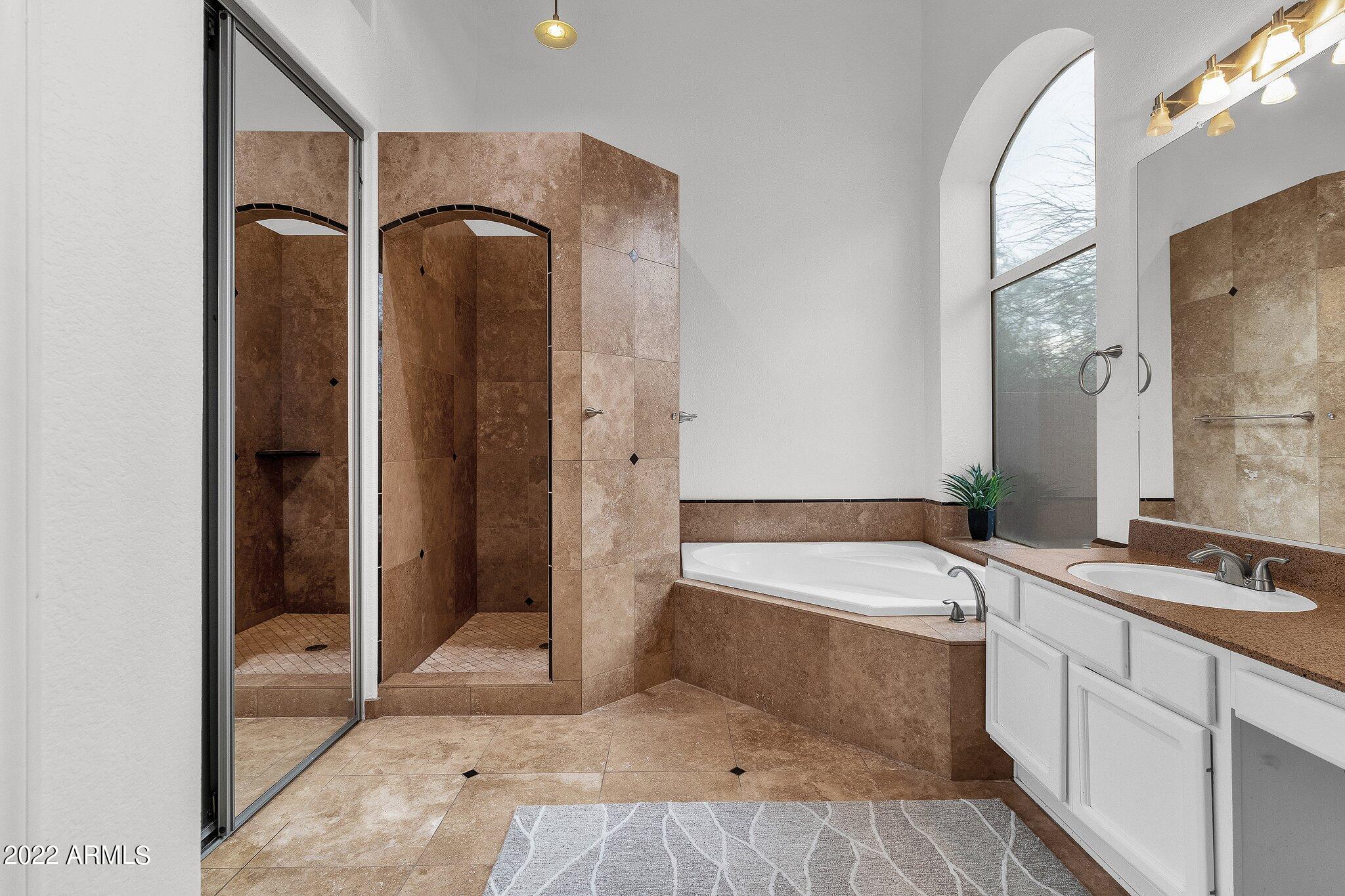 8510 East Rowel Road Scottsdale, AZ 85255 - Photo 20 of 47 CLOSET W/ MIRRORED DOOR