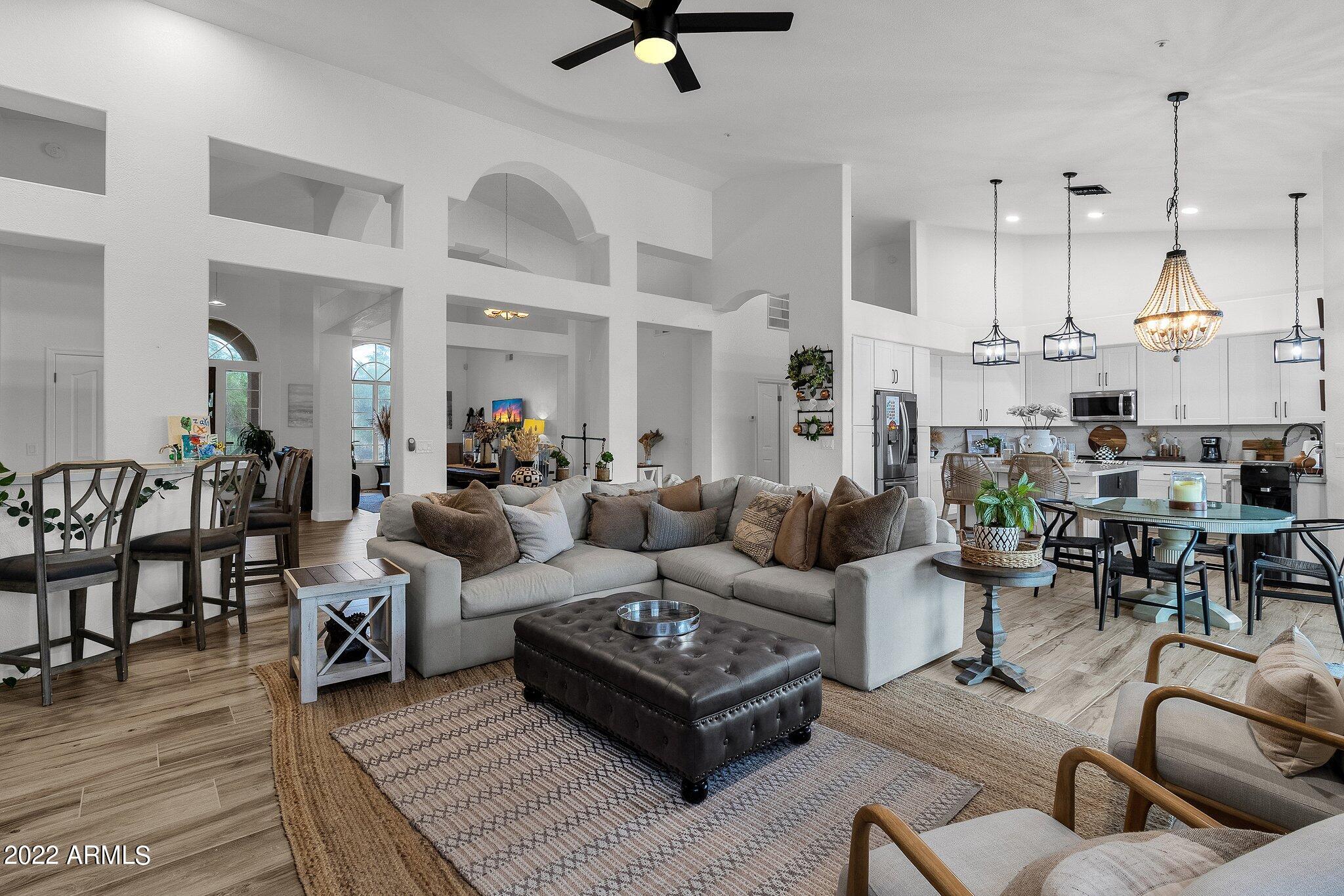 8510 East Rowel Road Scottsdale, AZ 85255 - Photo 10 of 47 LIGHT & AIRY