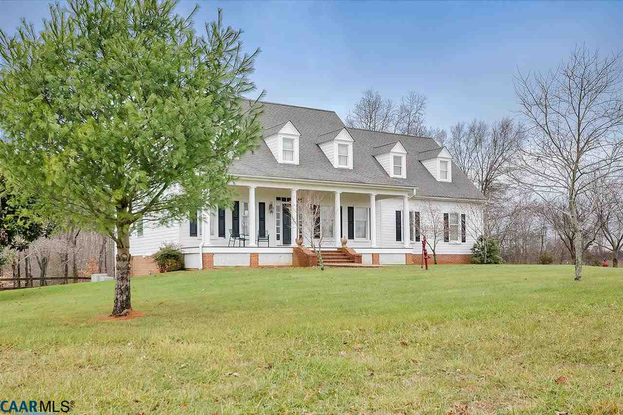 3895 Jacks Shop Road Rochelle, VA 22738 - Photo 3 of 41 a front view of a building with a garden