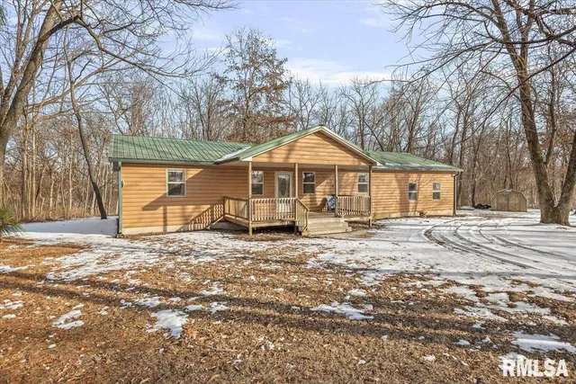 $299,000 | 26438 Lake Pittsfield Drive, Pittsfield, IL 62363