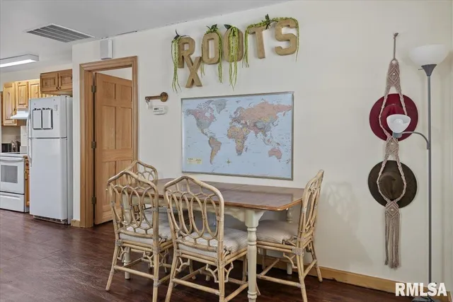 $299,000 | 26438 Lake Pittsfield Drive, Pittsfield, IL 62363