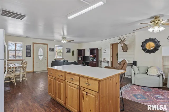 $299,000 | 26438 Lake Pittsfield Drive, Pittsfield, IL 62363