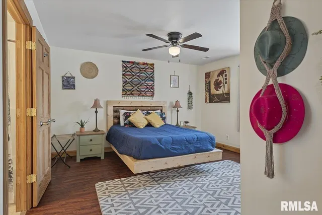 $299,000 | 26438 Lake Pittsfield Drive, Pittsfield, IL 62363