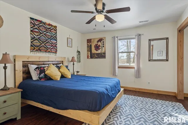 $299,000 | 26438 Lake Pittsfield Drive, Pittsfield, IL 62363