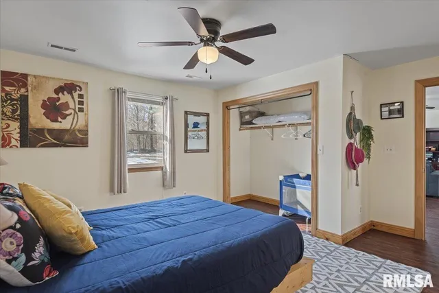 $299,000 | 26438 Lake Pittsfield Drive, Pittsfield, IL 62363