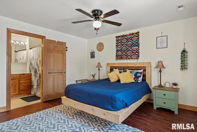 $299,000 | 26438 Lake Pittsfield Drive, Pittsfield, IL 62363