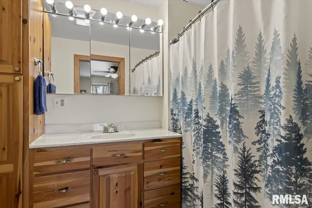 $299,000 | 26438 Lake Pittsfield Drive, Pittsfield, IL 62363