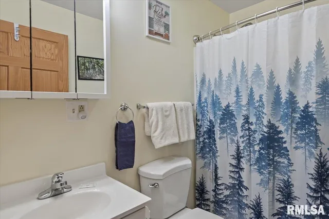 $299,000 | 26438 Lake Pittsfield Drive, Pittsfield, IL 62363