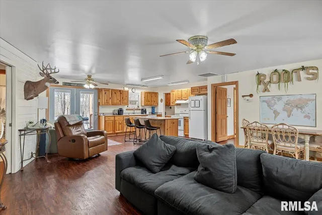 $299,000 | 26438 Lake Pittsfield Drive, Pittsfield, IL 62363