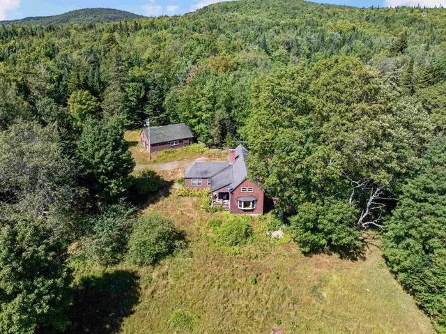 $1,100,000 | 38 Lost Horizon Road, Pittsburg, NH 03592