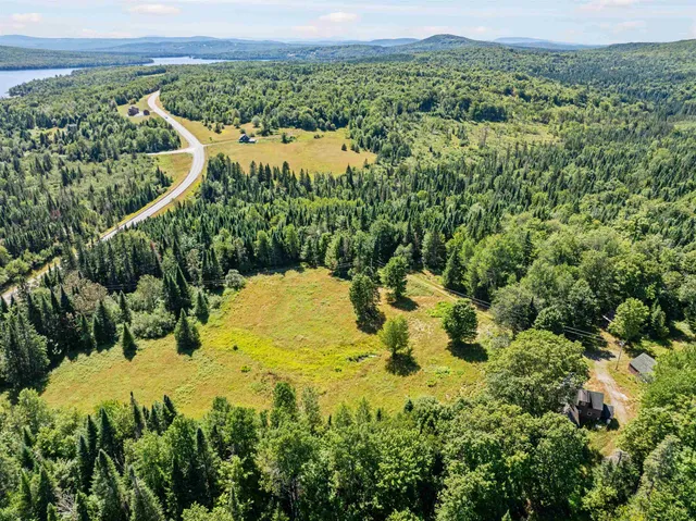 $1,100,000 | 38 Lost Horizon Road, Pittsburg, NH 03592