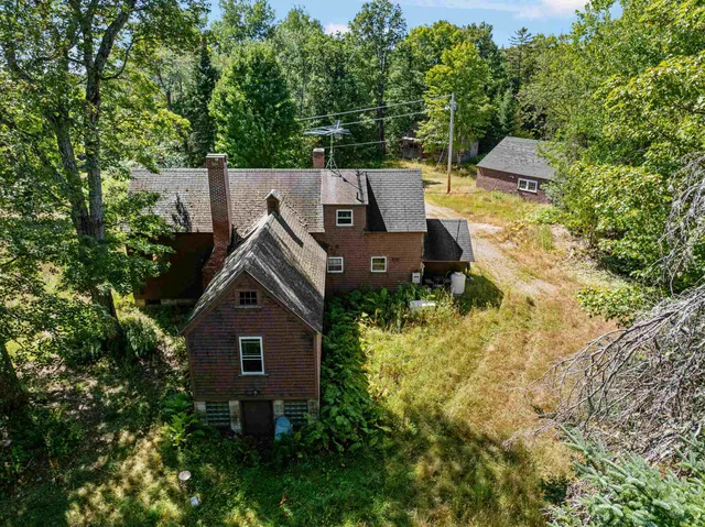 $1,100,000 | 38 Lost Horizon Road, Pittsburg, NH 03592
