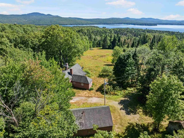 $1,100,000 | 38 Lost Horizon Road, Pittsburg, NH 03592