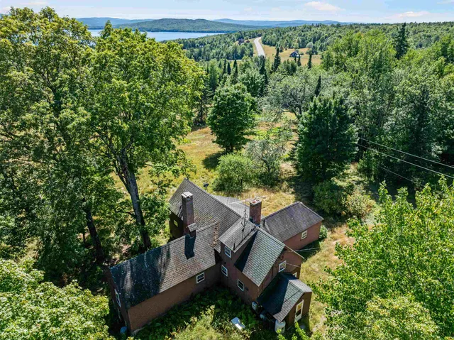 $1,100,000 | 38 Lost Horizon Road, Pittsburg, NH 03592