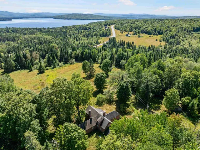 $1,100,000 | 38 Lost Horizon Road, Pittsburg, NH 03592