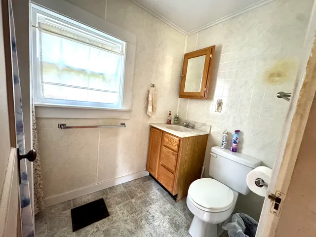 $1,100,000 | 38 Lost Horizon Road, Pittsburg, NH 03592