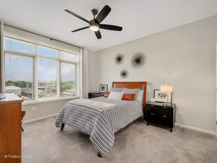 $299,000 | 1 South Lincoln Avenue, Unit 410, Lombard, IL 60148