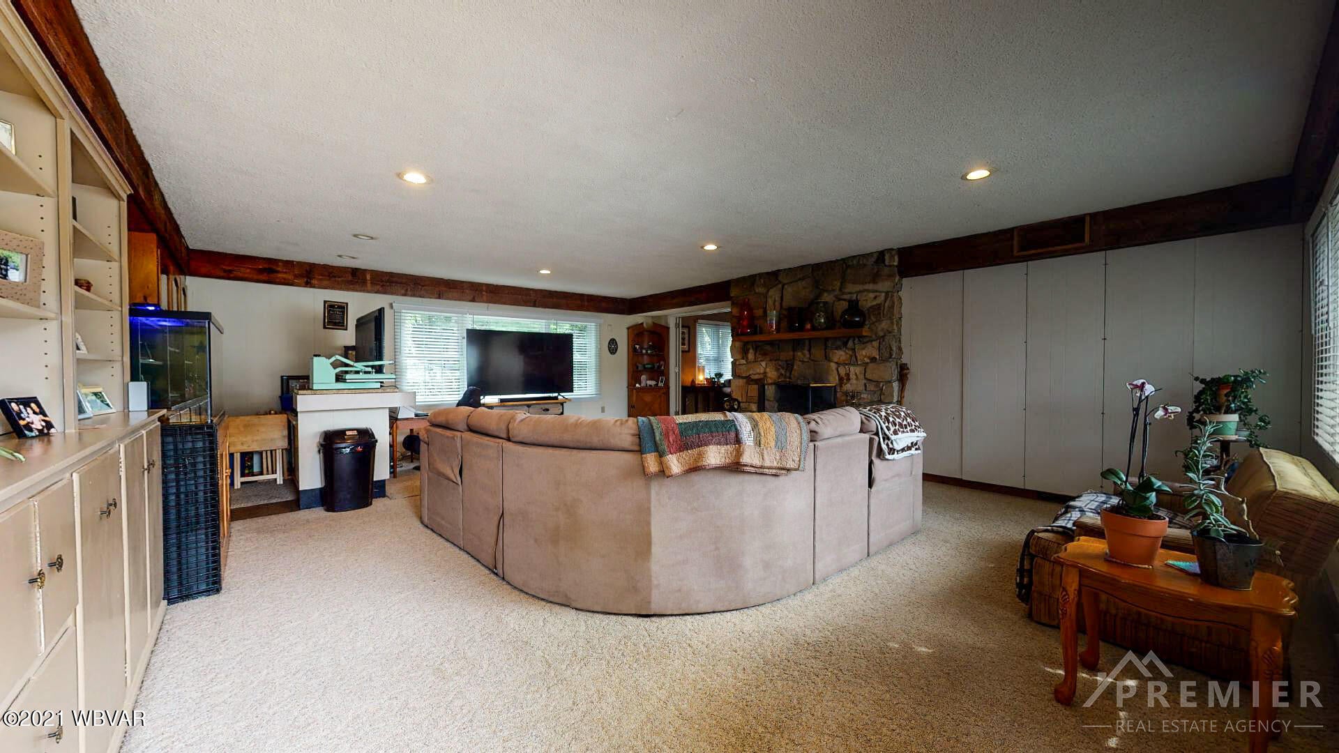 1685 Graham Road Williamsport, PA 17701 - Photo 6 of 41 Gallery Image 6