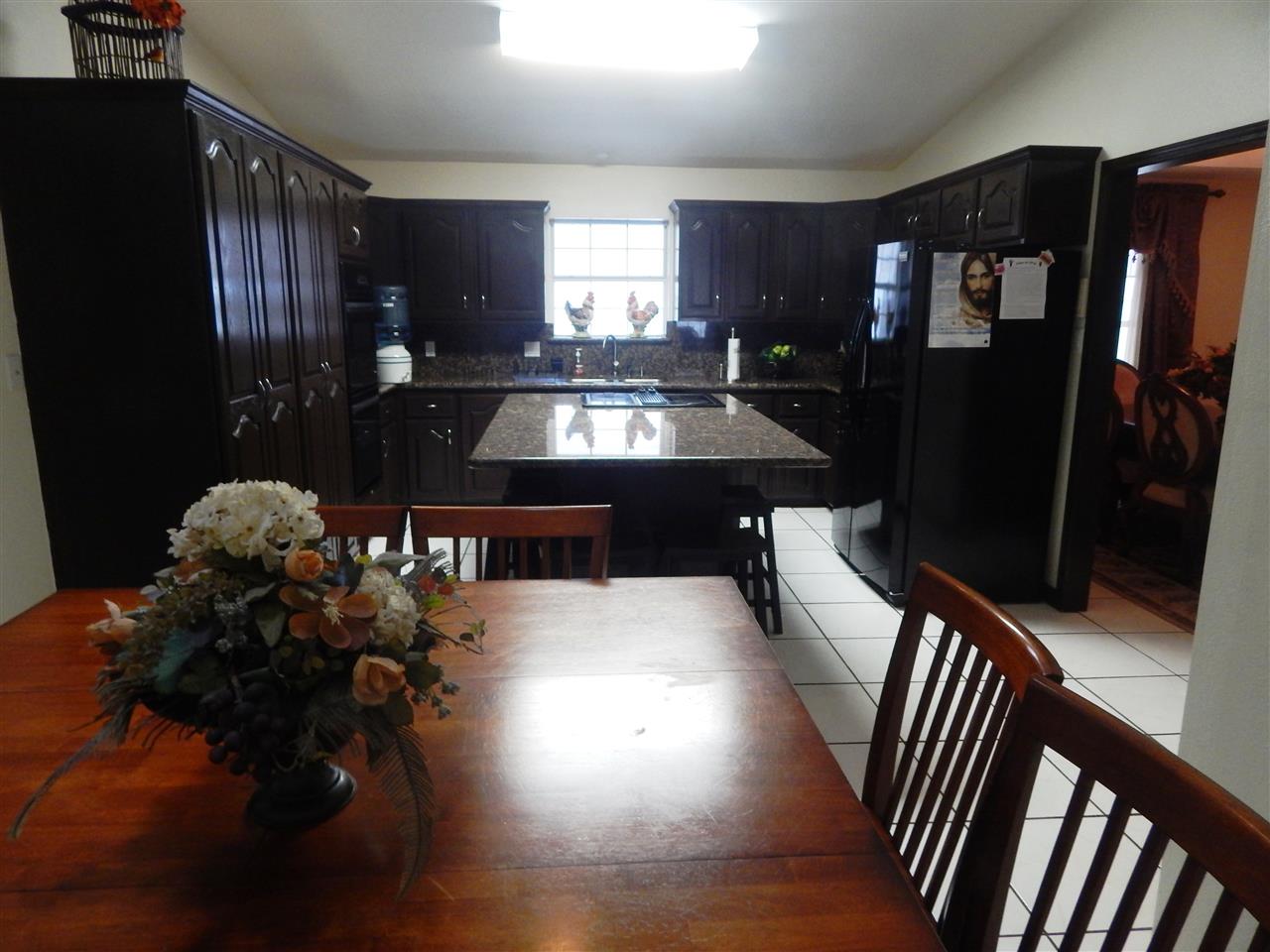 415 Cayman Court Laredo, TX 78045 - Photo 2 of 18