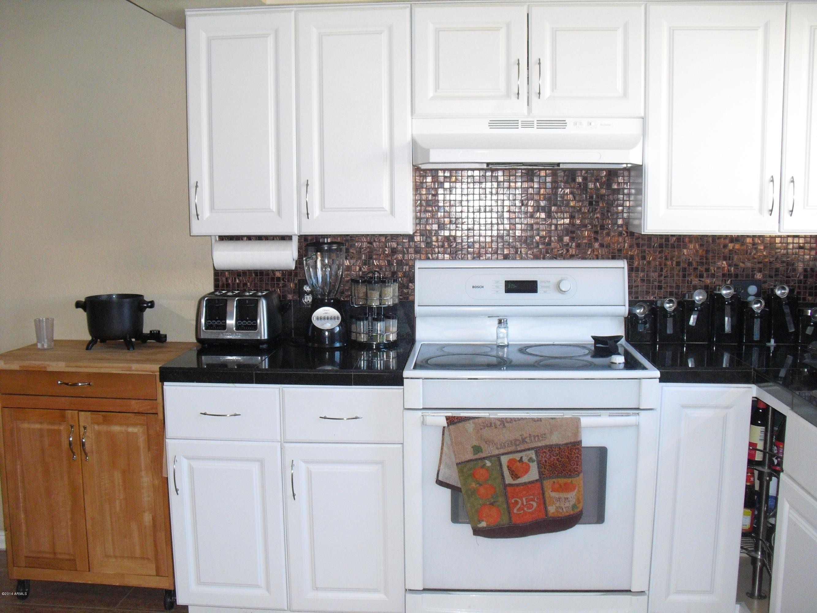 6168 West Cheery Lynn Road Phoenix, AZ 85033 - Photo 5 of 28 KITCHEN