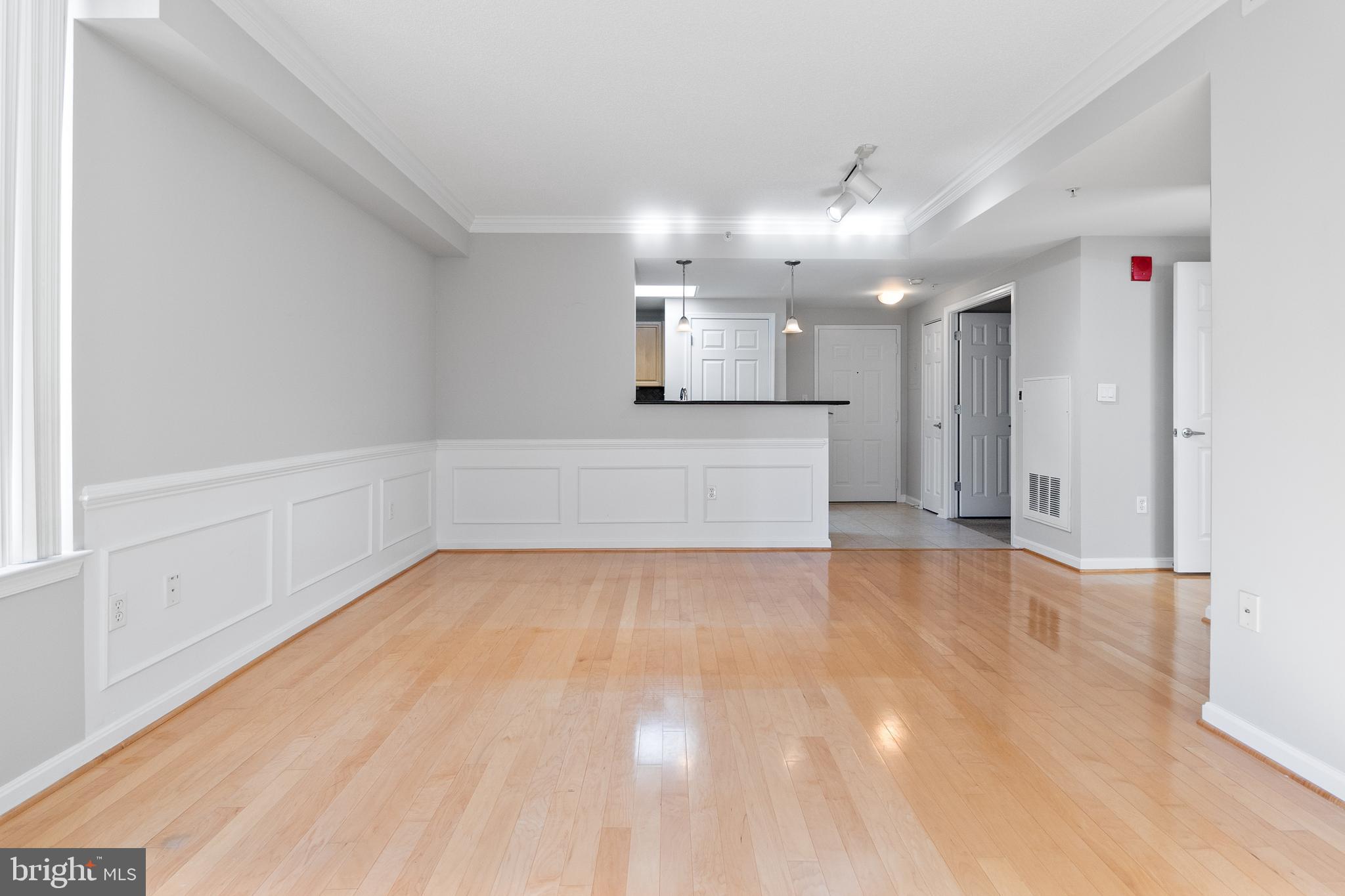 2726 Gallows Road, Unit 209 Vienna, VA 22180 - Photo 14 of 30