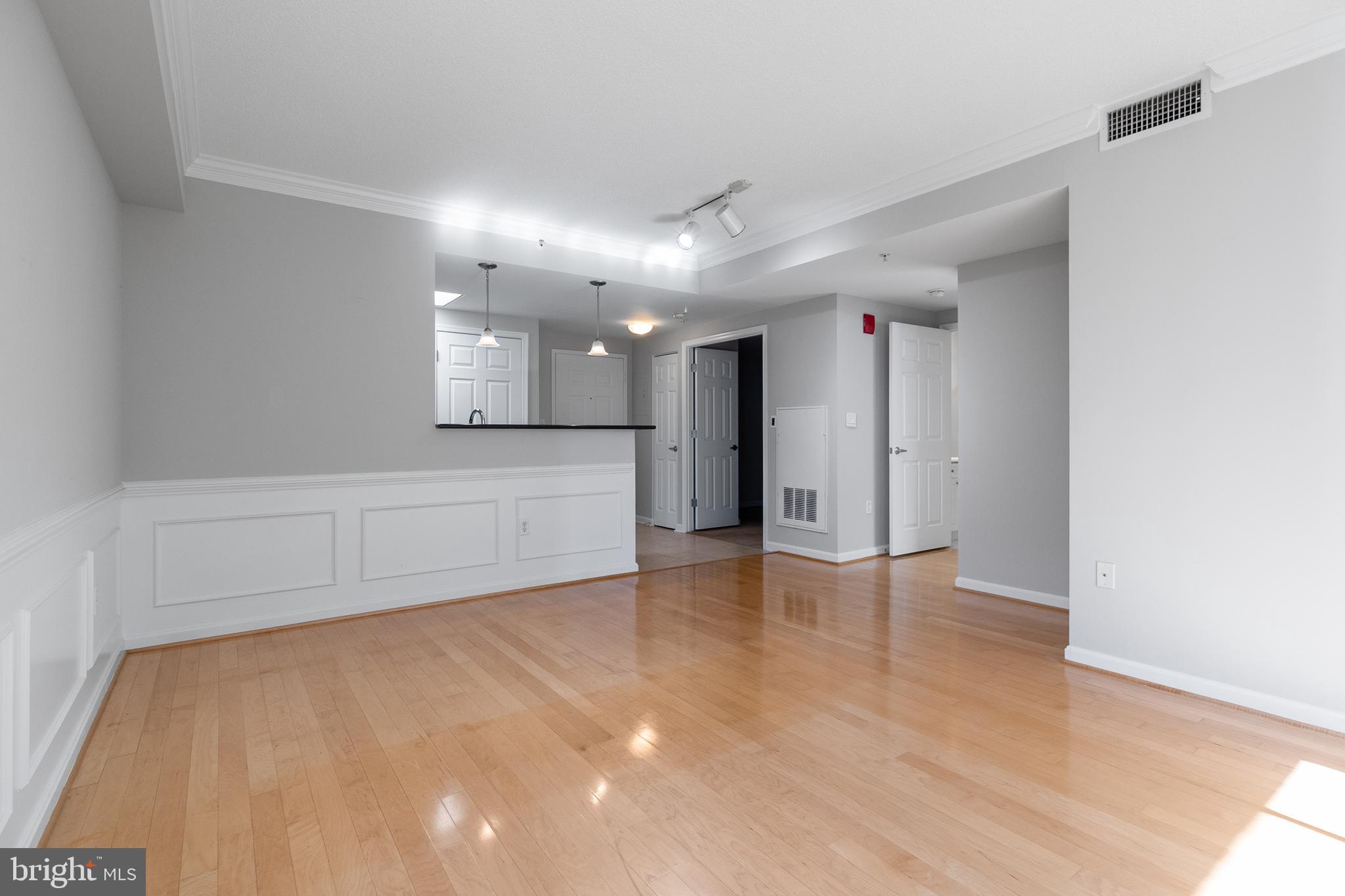 2726 Gallows Road, Unit 209 Vienna, VA 22180 - Photo 15 of 30