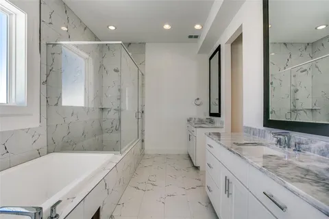$654,900 | 215 Carroll Street, Fort Worth, TX 76107
