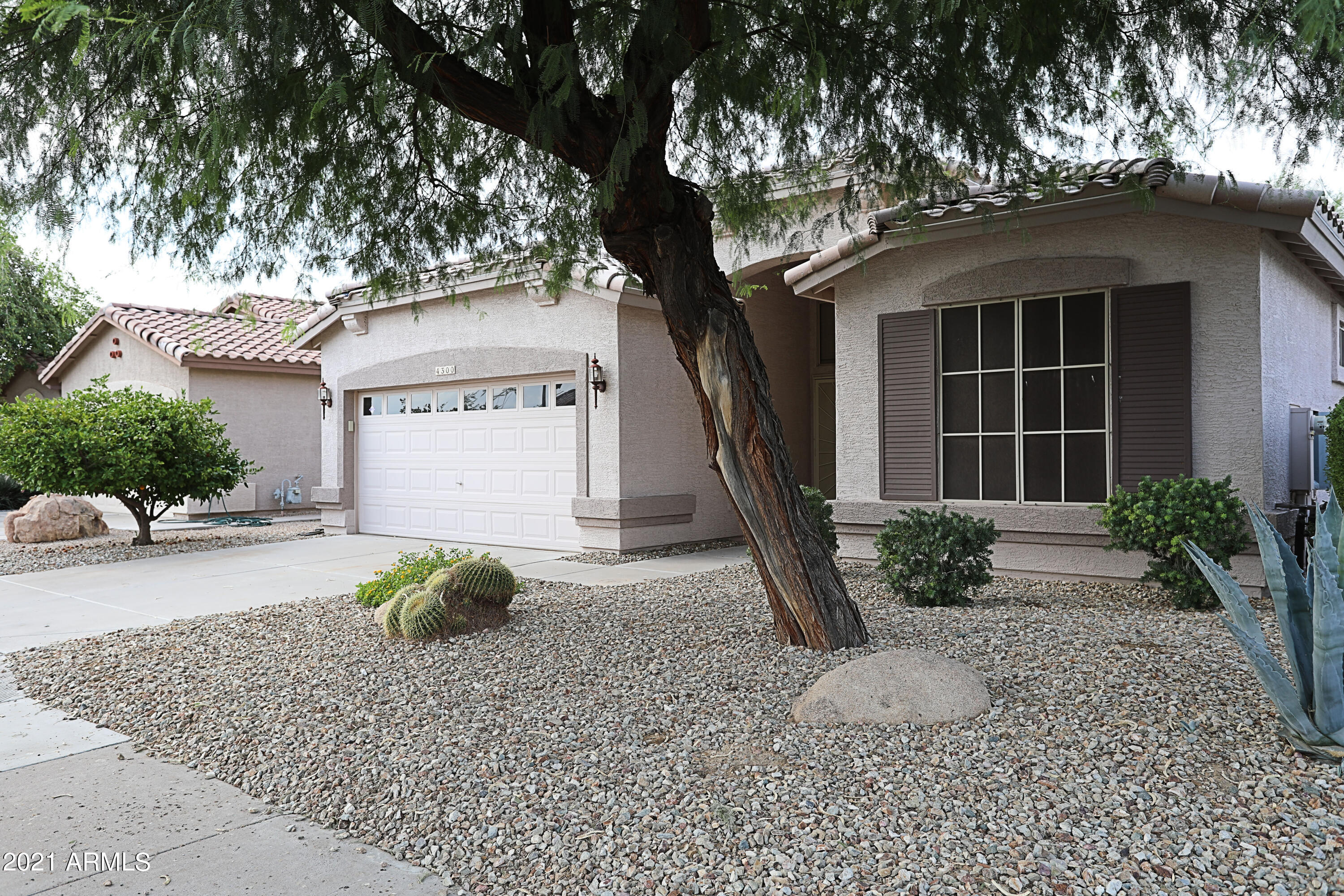 4300 East Walnut Road Gilbert, AZ 85298 - Photo 1 of 23 Front of house