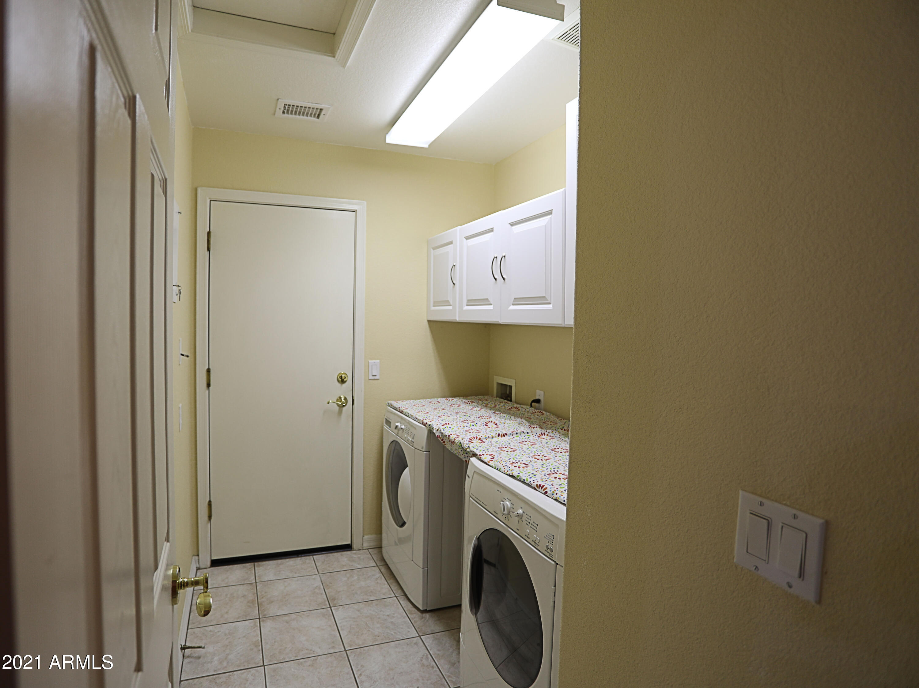 4300 East Walnut Road Gilbert, AZ 85298 - Photo 16 of 23 Laundry room to garage