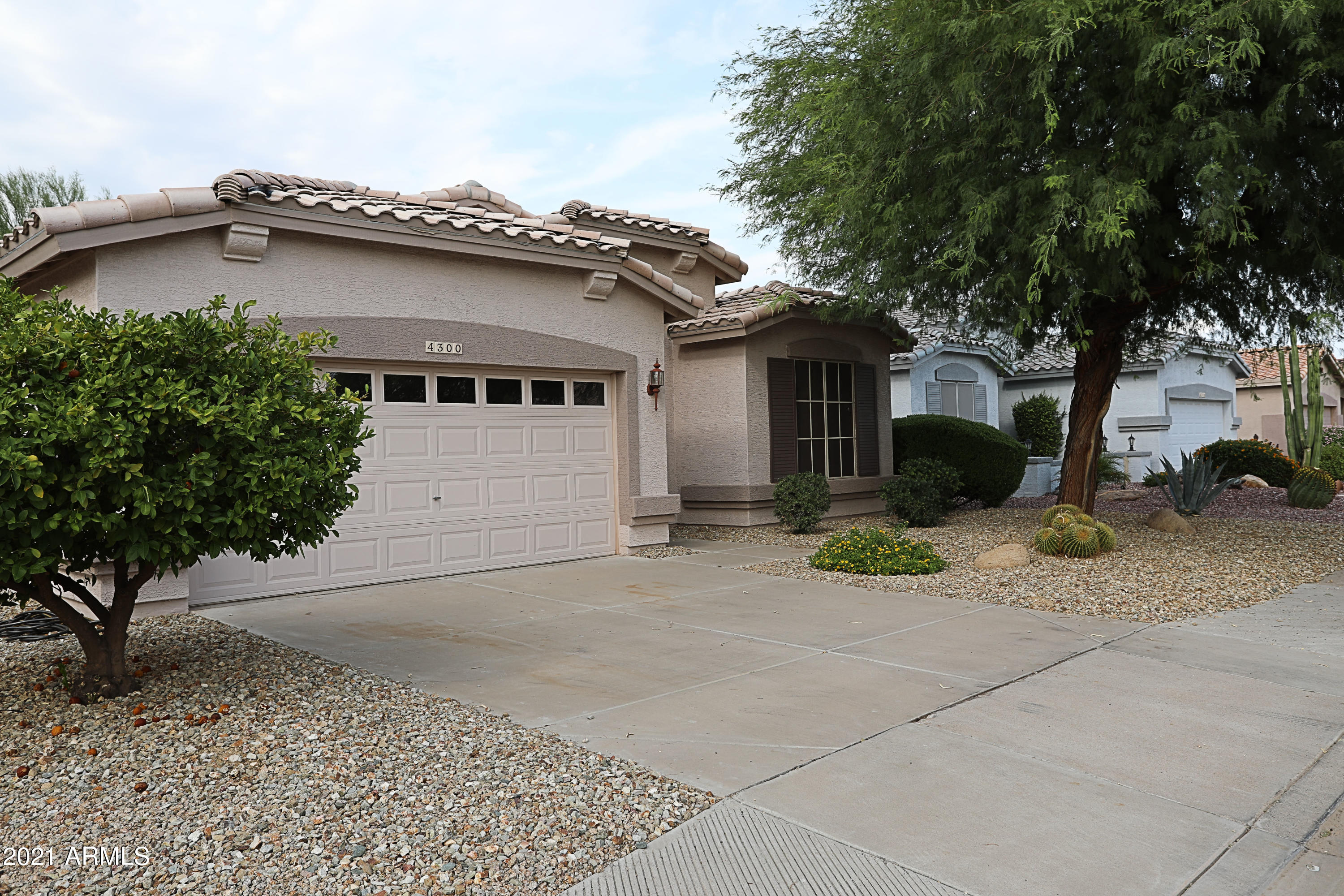 4300 East Walnut Road Gilbert, AZ 85298 - Photo 3 of 23 Front