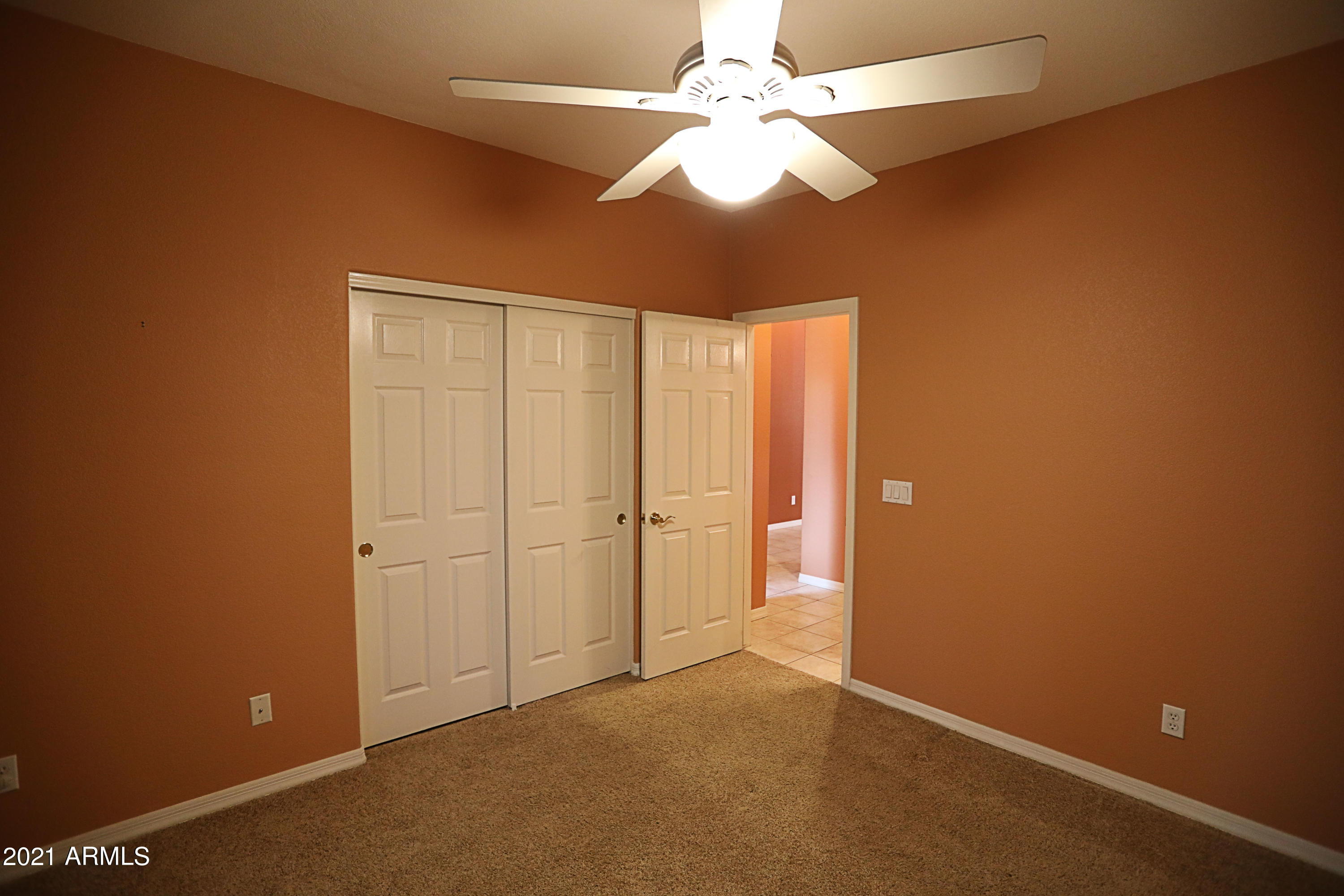 4300 East Walnut Road Gilbert, AZ 85298 - Photo 7 of 23 Guest bedroom