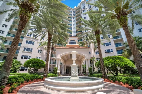 $489,000 | 20000 East Country Club Drive, Unit 714, Aventura, FL 33180