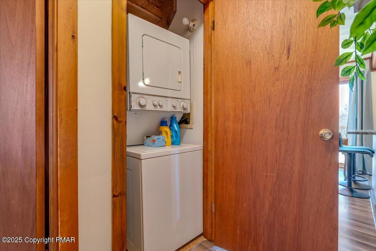 1037 Porter Drive Bushkill, PA 18324 - Photo 23 of 45 a utility room with dryer and washer