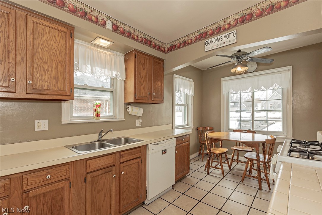 869 Lloyd Road Wickliffe, OH 44092 - Photo 8 of 18 Gallery Image 8