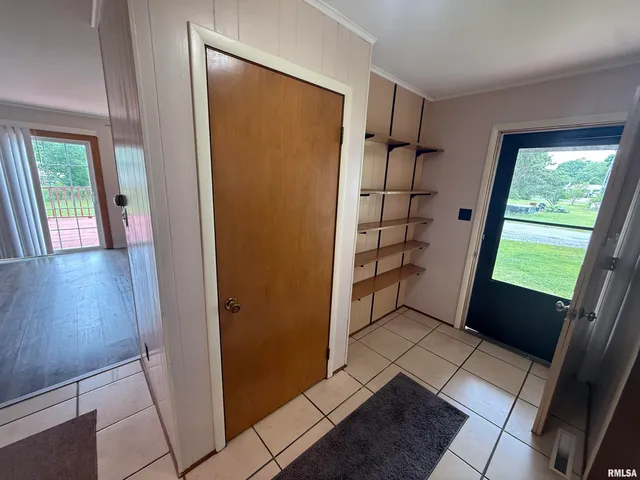 $164,990 | 130 East Maple Street, Roseville, IL 61473