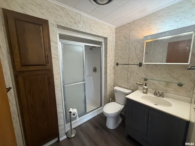 $164,990 | 130 East Maple Street, Roseville, IL 61473